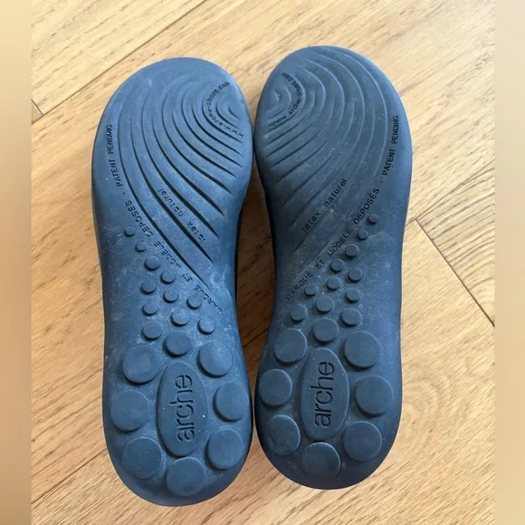 Arche Olive Green Zip-Front Flat Boots / 10 - Picture 4 of 4